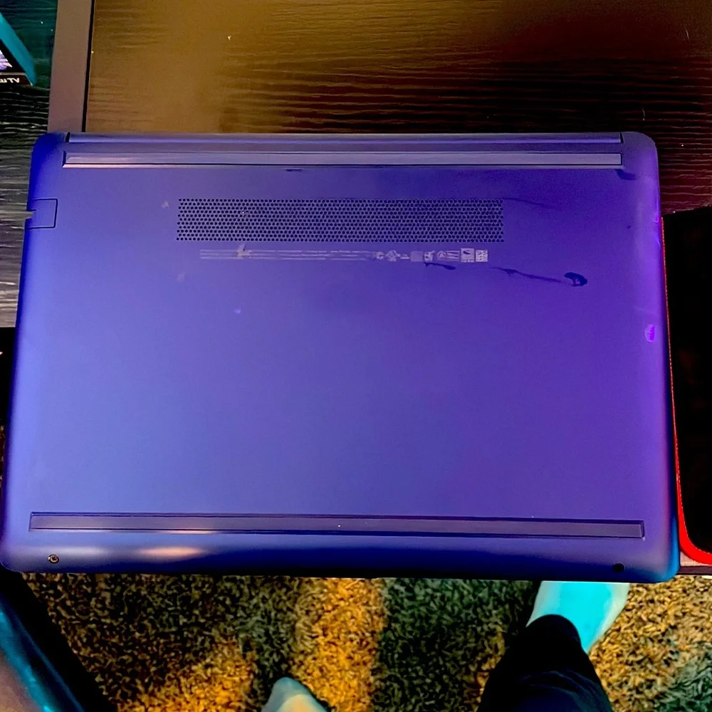 Hp laptop with a onn wireless mouse